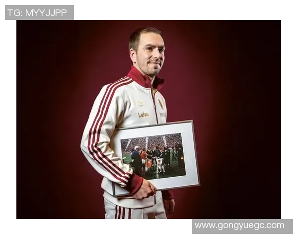 德国足球巨星风采:从贝肯鲍尔到勒万多夫斯基的辉煌历程 德国足球巨星风采:从贝肯鲍尔到勒万多夫斯基的辉煌历程